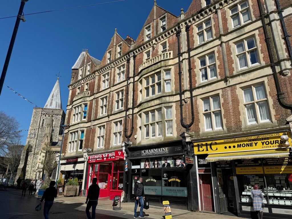 Lot: 81 - FREEHOLD COMMERCIAL INVESTMENT PLUS RESIDENTIAL GROUND RENTS - General View looking towards The Church